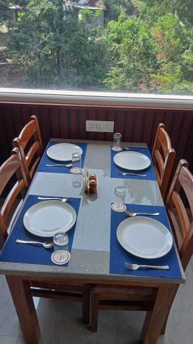 r narayan pleasant inn hotel guptkashi