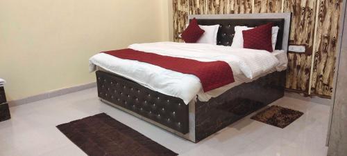 Hotel O Suryavanshi Palace,,3 star