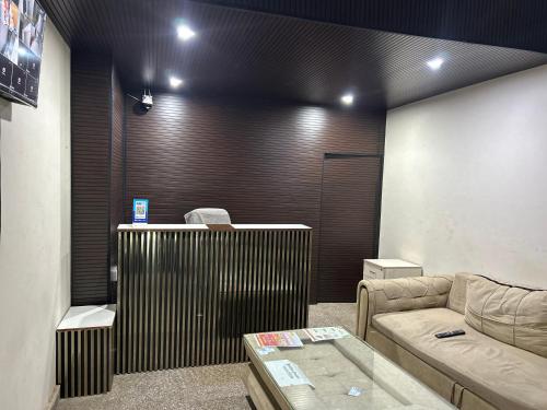 super hotel o shree jee inn guest house