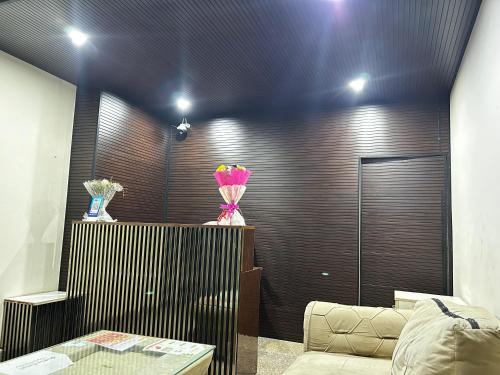 super hotel o shree jee inn guest house