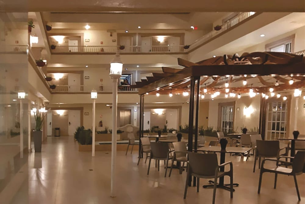 best western plus monterrey colon