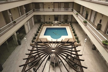 best western plus monterrey colon