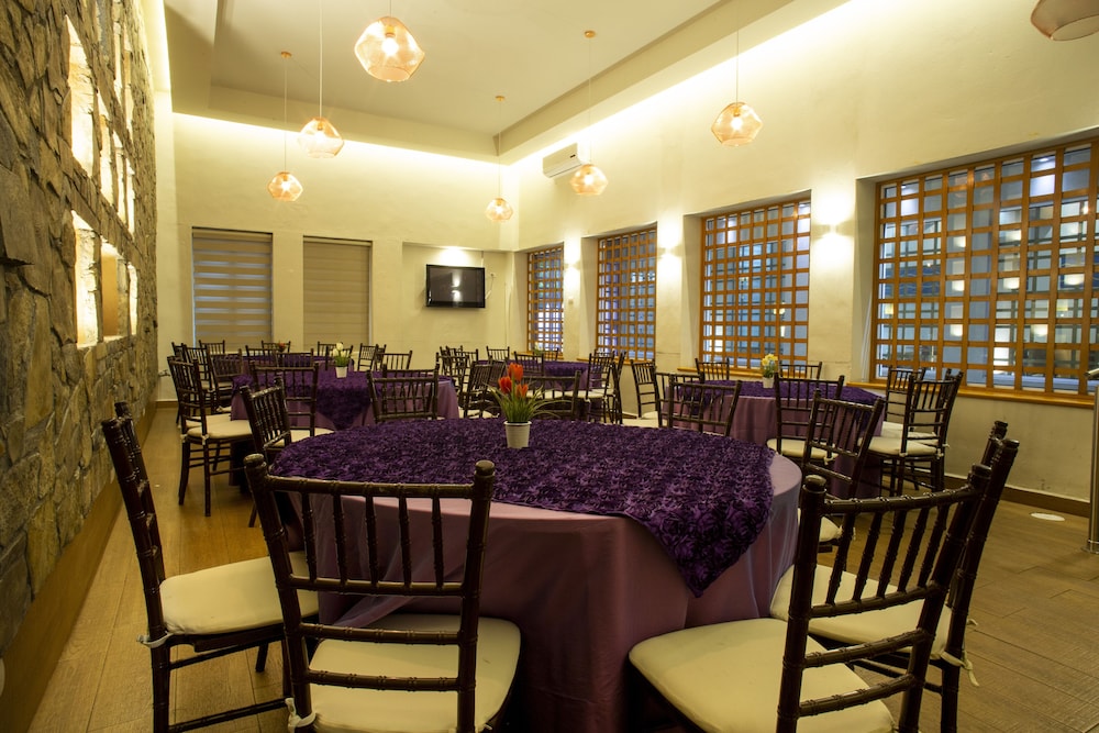 best western plus monterrey colon