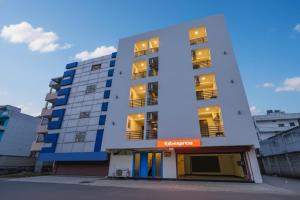 super hotel o near uttam nagar east metro