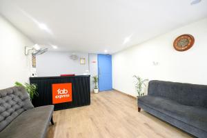 super hotel o near uttam nagar east metro