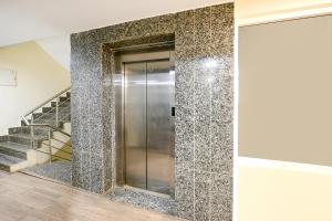 super hotel o near uttam nagar east metro