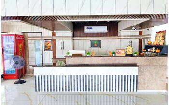 hotel ms pride prime located