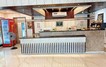 hotel ms pride prime located