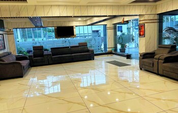 hotel ms pride prime located