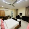hotel gokulam grand