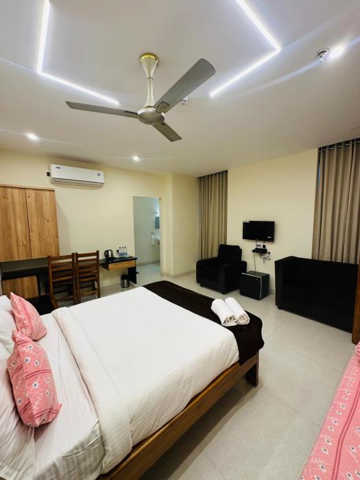 hotel gokulam grand