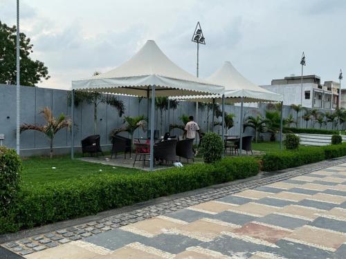 the carnation hotel and resort