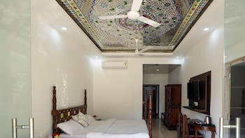 doongar fort 7 km from ambaji