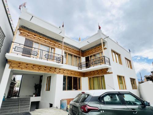 Lawang Residency,,5 star