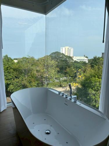 hotel whitt hua hin