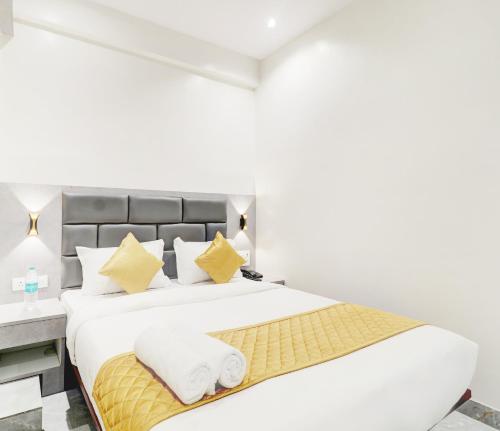 Hotel Enigma Inn,,2 star