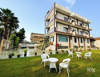 hotel vrinda sarovar