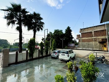 hotel vrinda sarovar