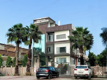hotel vrinda sarovar