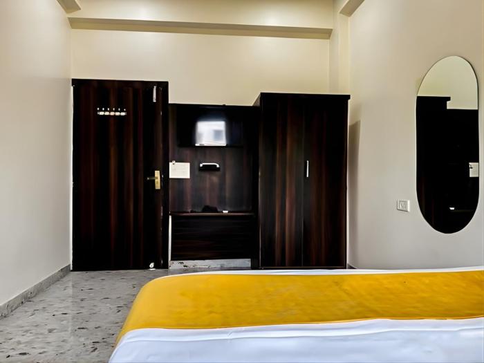 hotel vrinda sarovar