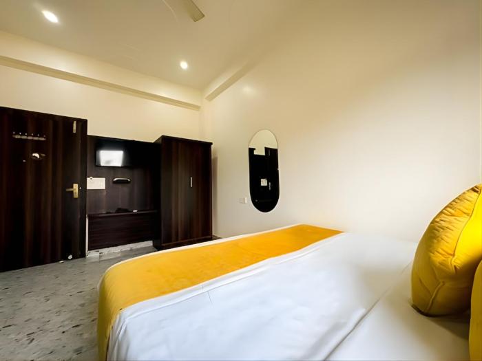 hotel vrinda sarovar