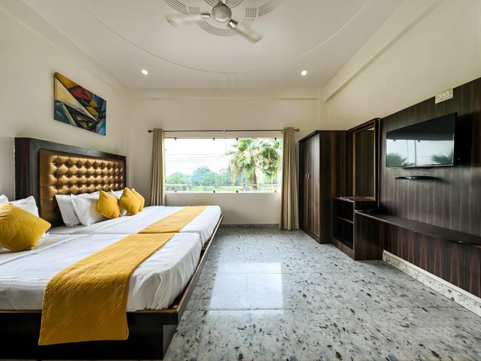 hotel vrinda sarovar