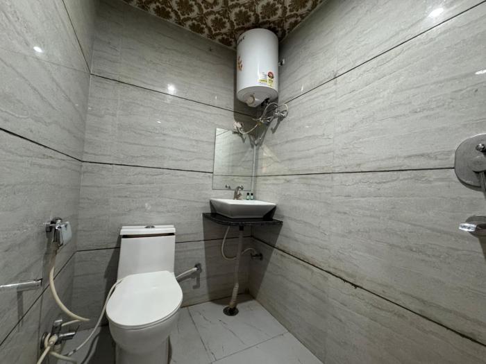 hotel vrinda sarovar