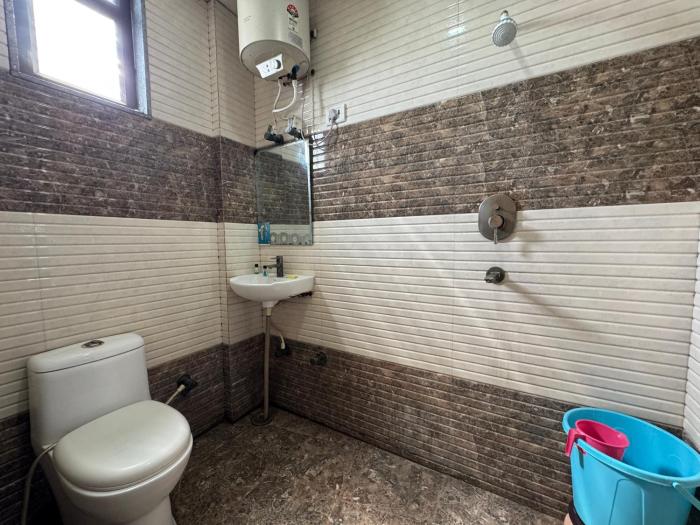 hotel vrinda sarovar