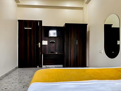 hotel vrinda sarovar