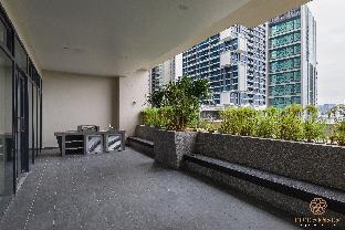 the manor residence klcc by five senses
