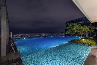 the manor residence klcc by five senses