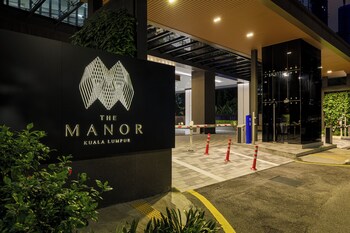 the manor residence klcc by five senses