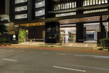 the manor residence klcc by five senses