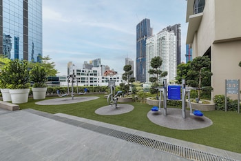 the manor residence klcc by five senses