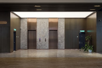the manor residence klcc by five senses
