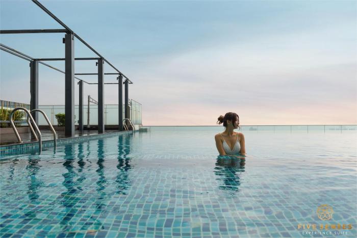the manor residence klcc by five senses
