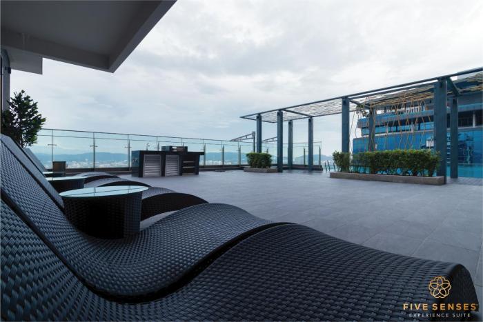 the manor residence klcc by five senses
