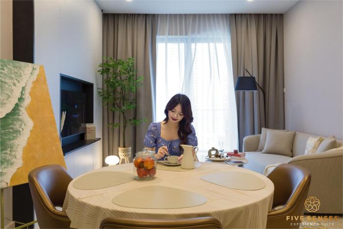 the manor residence klcc by five senses