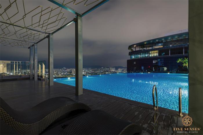 the manor residence klcc by five senses