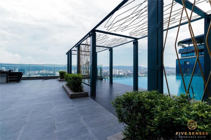 the manor residence klcc by five senses