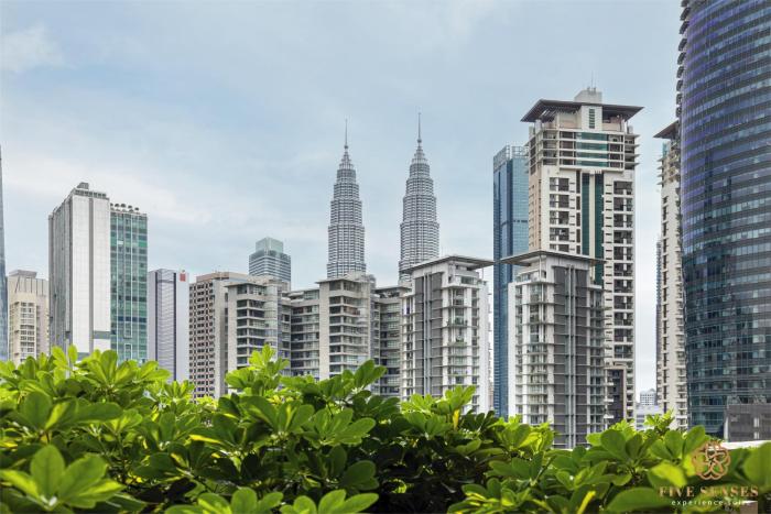 the manor residence klcc by five senses