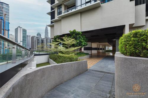 the manor residence klcc by five senses