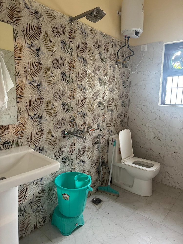 hotel moon light bhimtal