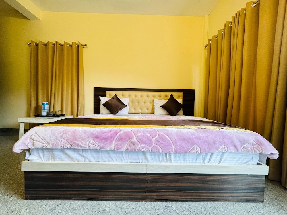 hotel moon light bhimtal