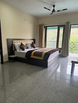 hotel moon light bhimtal