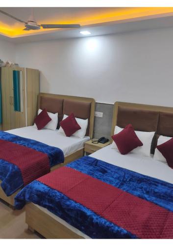 Hotel Sheeri Inn,,3 star