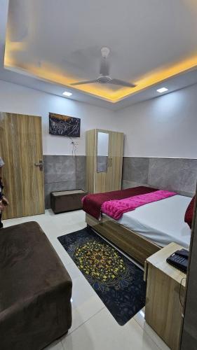 Hotel Sheeri Inn,,3 star