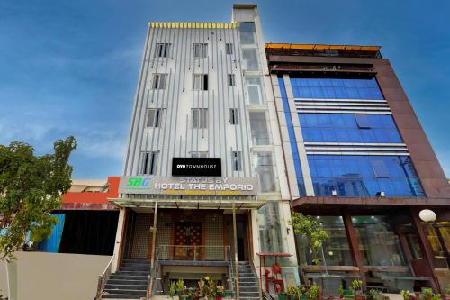 Hotel Vasundhara Suits,,4 star