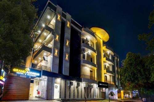 Super Townhouse Grand Address Hotel And Banquet,,4 star