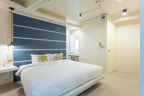 The Light House At Town,,3 star